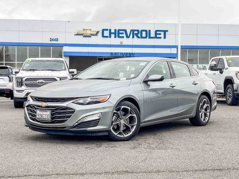 Used 2025 Chevrolet Malibu LT image 1