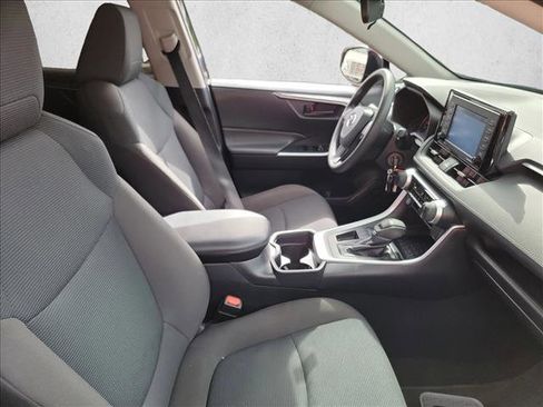 Used 2021 Toyota RAV4 LE FWD image 15