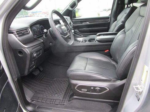 Used 2024 Jeep Wagoneer 2WD image 27