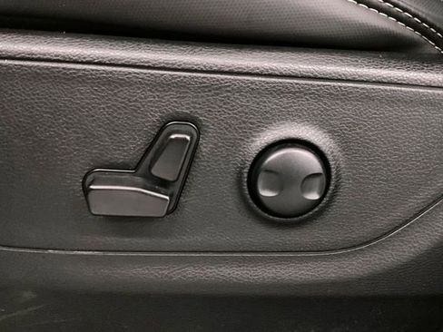 Used 2024 RAM 1500 Big Horn AWD/4WD image 40
