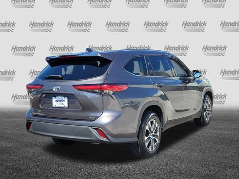 Used 2021 Toyota Highlander XLE FWD image 7