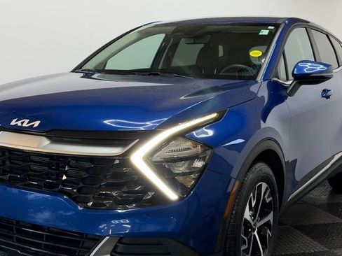 Used 2023 Kia Sportage EX FWD image 3