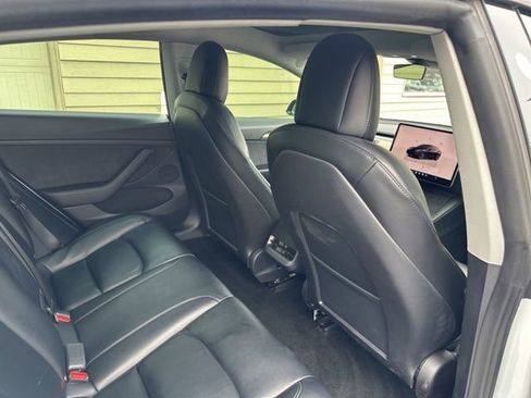 Used 2022 Tesla Model 3 Long Range AWD/4WD image 17