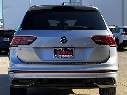 Used 2022 Volkswagen Tiguan SE R-Line image 5