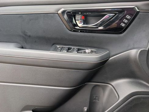 Certified 2025 Subaru Forester Touring w/ Protection Package AWD/4WD image 18