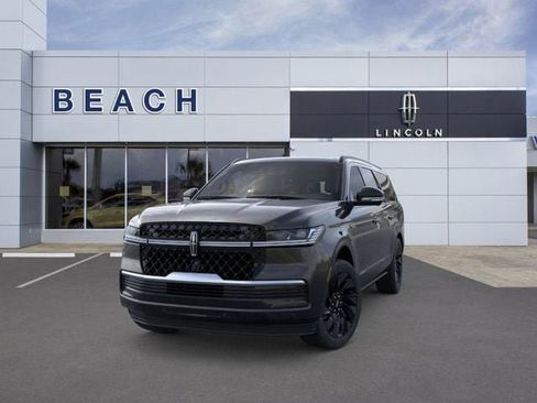 New 2025 Lincoln Navigator L Reserve w/ Jet Appearance Package image 3