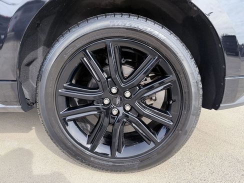 Used 2020 Ford Edge ST-Line w/ Cold Weather Package image 29