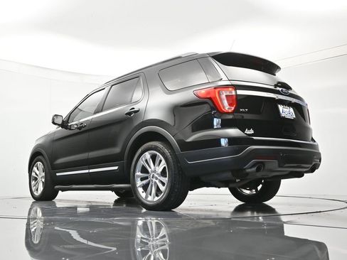 Used 2018 Ford Explorer XLT w/ Equipment Group 202A FWD image 43