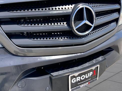Used 2018 Mercedes-Benz Sprinter 2500 image 28