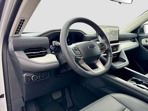 New 2026 Ford Explorer Active w/ Active Comfort Package RWD image 9