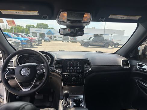 Used 2021 Jeep Grand Cherokee Laredo X AWD/4WD image 27