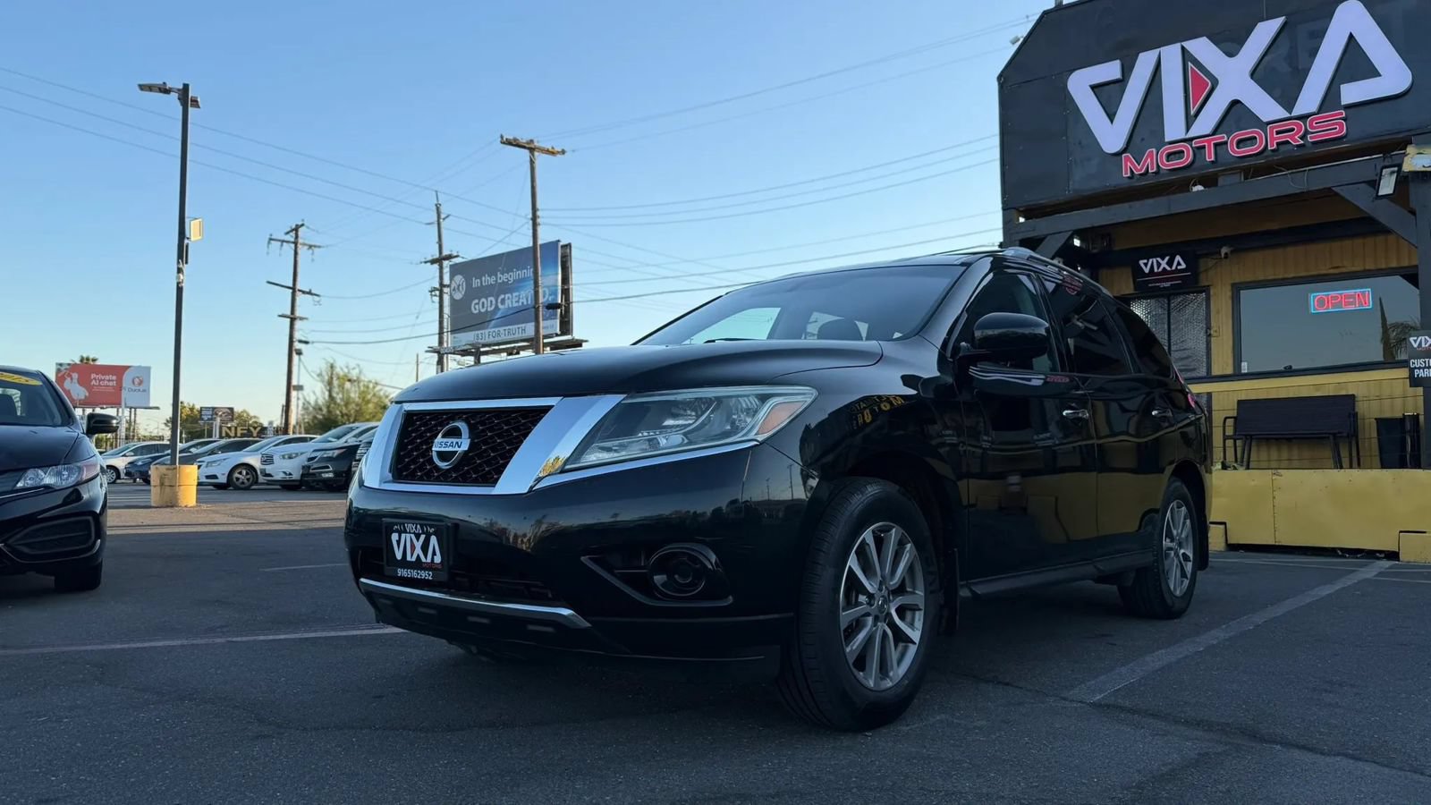 Used 2014 Nissan Pathfinder SV w/ Trailer Tow Package AWD/4WD image 1