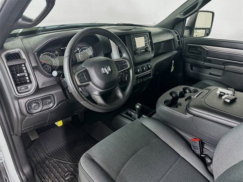 Used 2024 RAM 2500 Tradesman w/ Chrome Appearance Group image 29