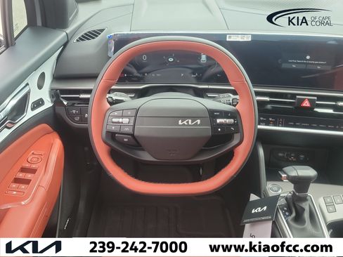 New 2026 Kia Sportage SX FWD image 16