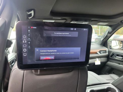 Used 2025 GMC Yukon XL Denali w/ Denali Reserve Package image 22