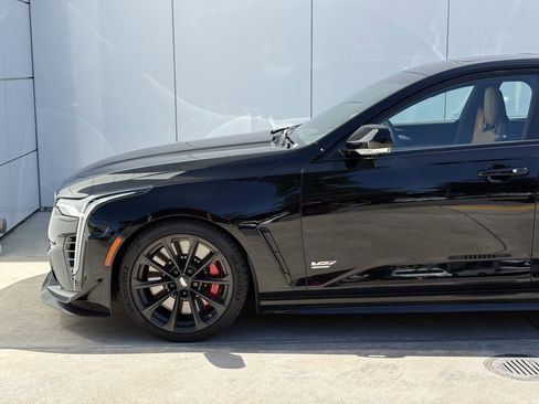 Used 2025 Cadillac CT4 V Blackwing w/ Carbon Fiber 1 Package RWD image 5