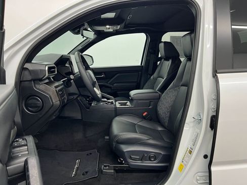 Used 2024 Toyota Tacoma Limited image 4