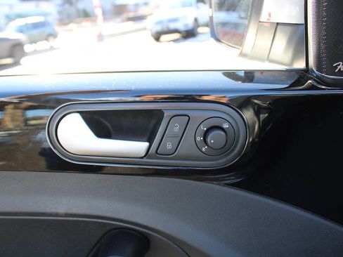 Used 2014 Volkswagen Beetle TDI image 25