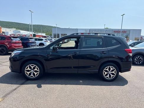 Used 2024 Subaru Forester Premium AWD/4WD image 8