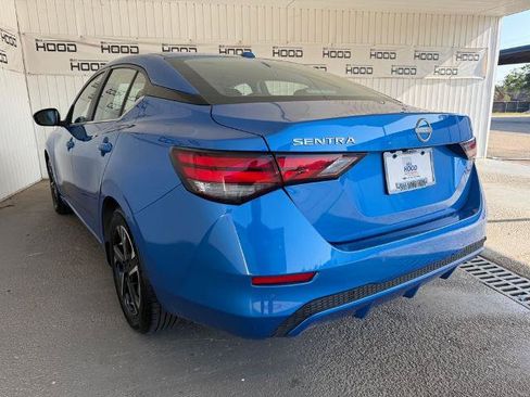 Used 2025 Nissan Sentra SV FWD image 2