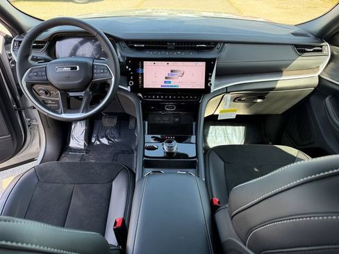 New 2026 Jeep Grand Cherokee 4WD image 24
