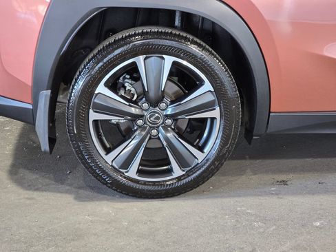 Used 2025 Lexus UX 300h FWD image 4