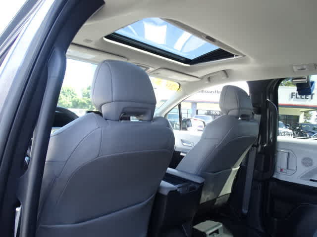 Certified 2025 Toyota Sienna XLE w/ XLE Plus Package FWD image 20