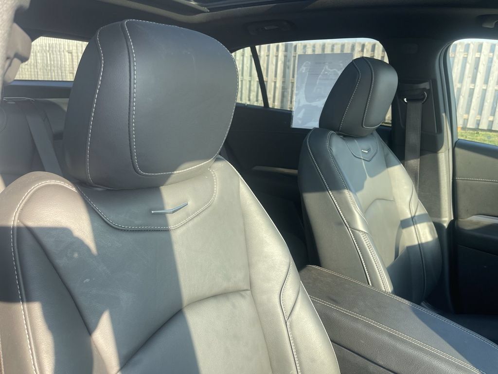 Certified 2024 Cadillac XT4 Premium Luxury w/ Cold Weather Package AWD/4WD image 20