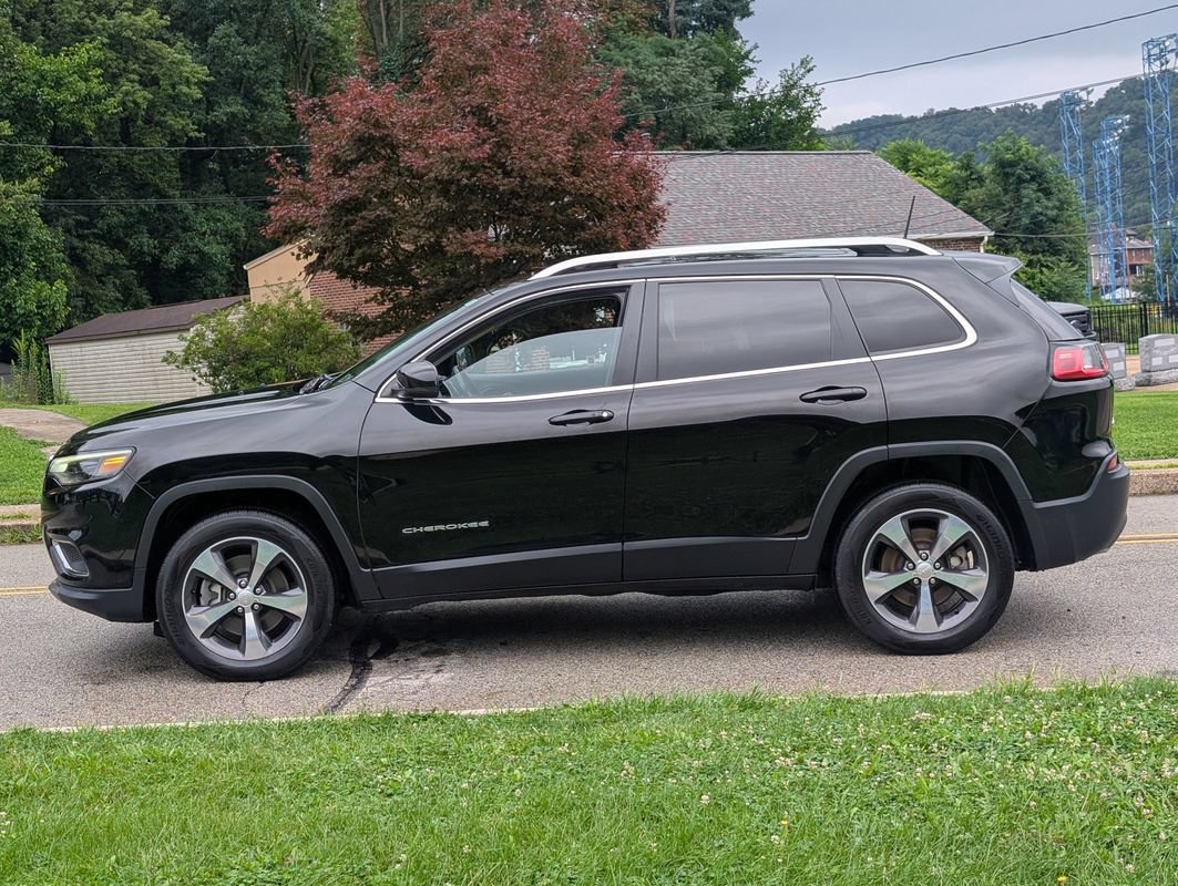 Used 2019 Jeep Cherokee Limited AWD/4WD image 8