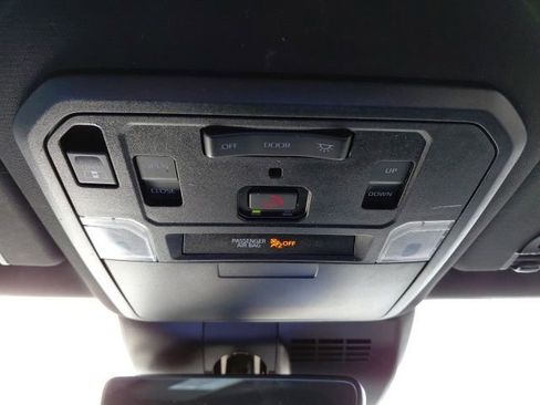 Used 2024 Toyota Tacoma TRD Off-Road image 21