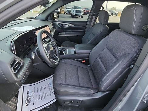 Used 2024 Chevrolet Traverse LT image 15