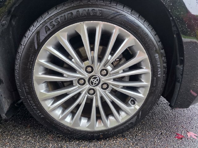 Used 2022 Toyota Avalon Limited w/ Advanced Safety Package FWD image 7
