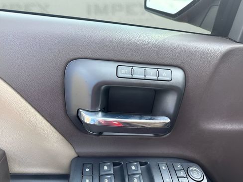 Used 2018 Chevrolet Silverado 1500 LTZ Z71 AWD/4WD image 11