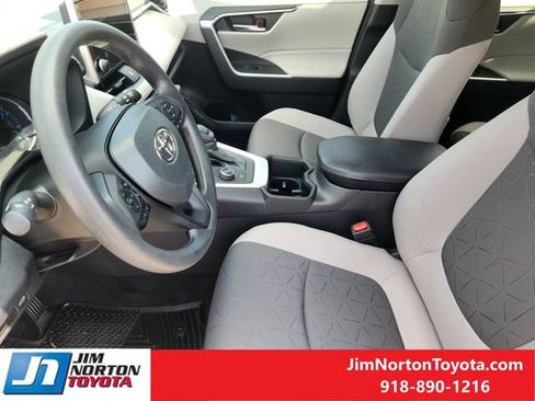 Used 2023 Toyota RAV4 XLE w/ Convenience Package AWD/4WD image 14