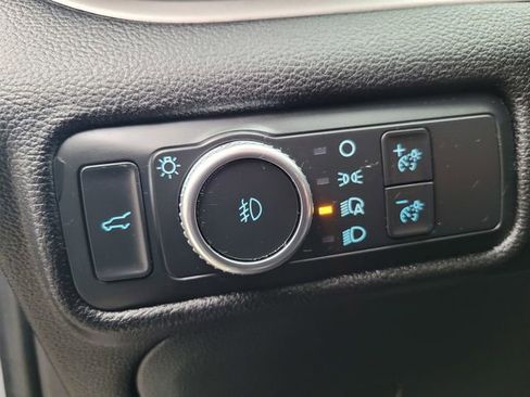 Certified 2022 Ford Explorer XLT w/ Equipment Group 202A image 17