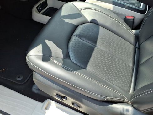 Used 2024 Chrysler Pacifica Limited FWD image 20