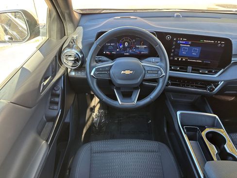 Used 2025 Chevrolet Equinox LT image 33