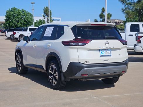 Used 2023 Nissan Rogue SV FWD image 5