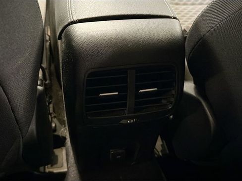 Used 2020 Ford Escape SE image 24