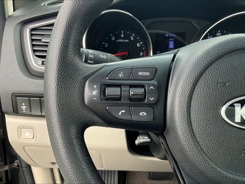 Used 2019 Kia Sedona LX FWD image 26