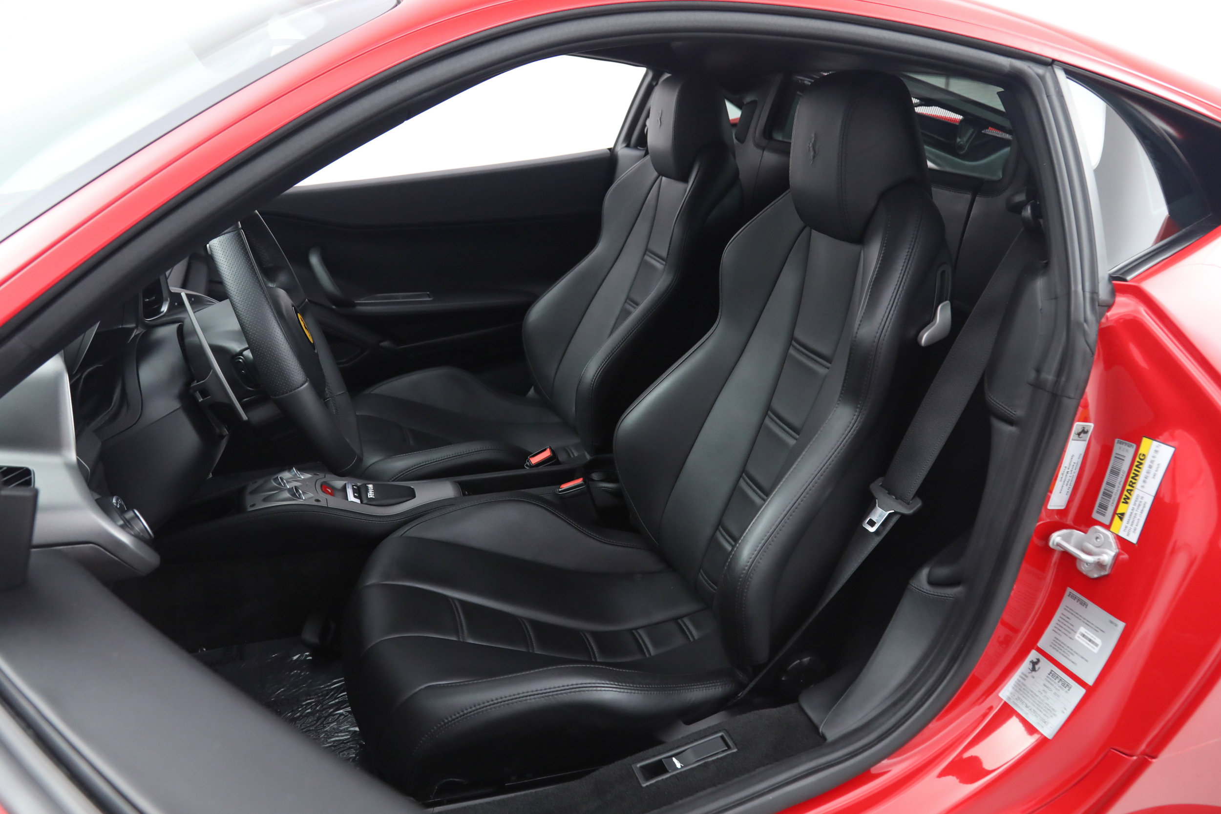 Certified 2015 Ferrari 458 Italia Coupe RWD image 5