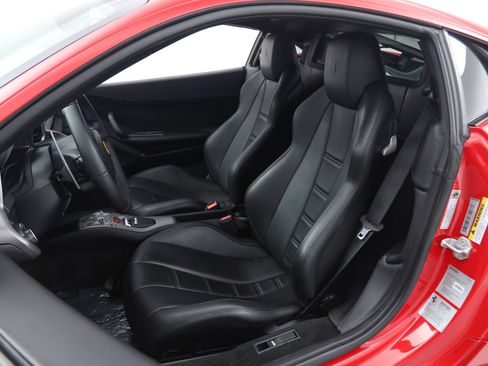 Certified 2015 Ferrari 458 Italia Coupe RWD image 5