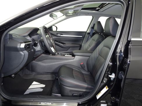 New 2025 Nissan Altima 2.5 SR w/ SR Premium Package image 4