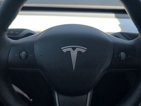 Used 2025 Tesla Model Y Long Range AWD/4WD image 30