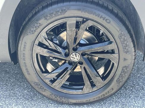 New 2026 Volkswagen Atlas Cross Sport SEL R-Line AWD/4WD image 8