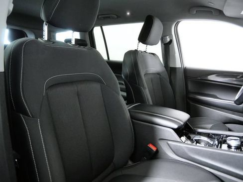 Used 2022 Jeep Grand Cherokee L Laredo w/ Luxury Tech Group I AWD/4WD image 12