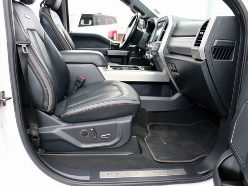 Used 2022 Ford F250 Platinum w/ Tremor Off-Road Package image 38