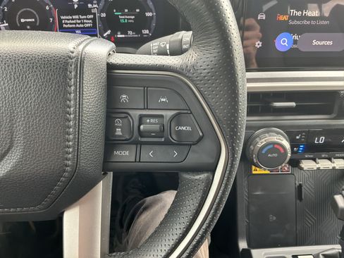 Used 2026 Toyota 4Runner TRD Off-Road Premium AWD/4WD image 37