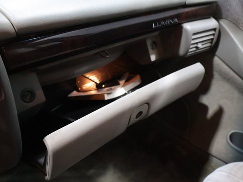 Used 2000 Chevrolet Lumina w/ Preferred Equipment Group image 24