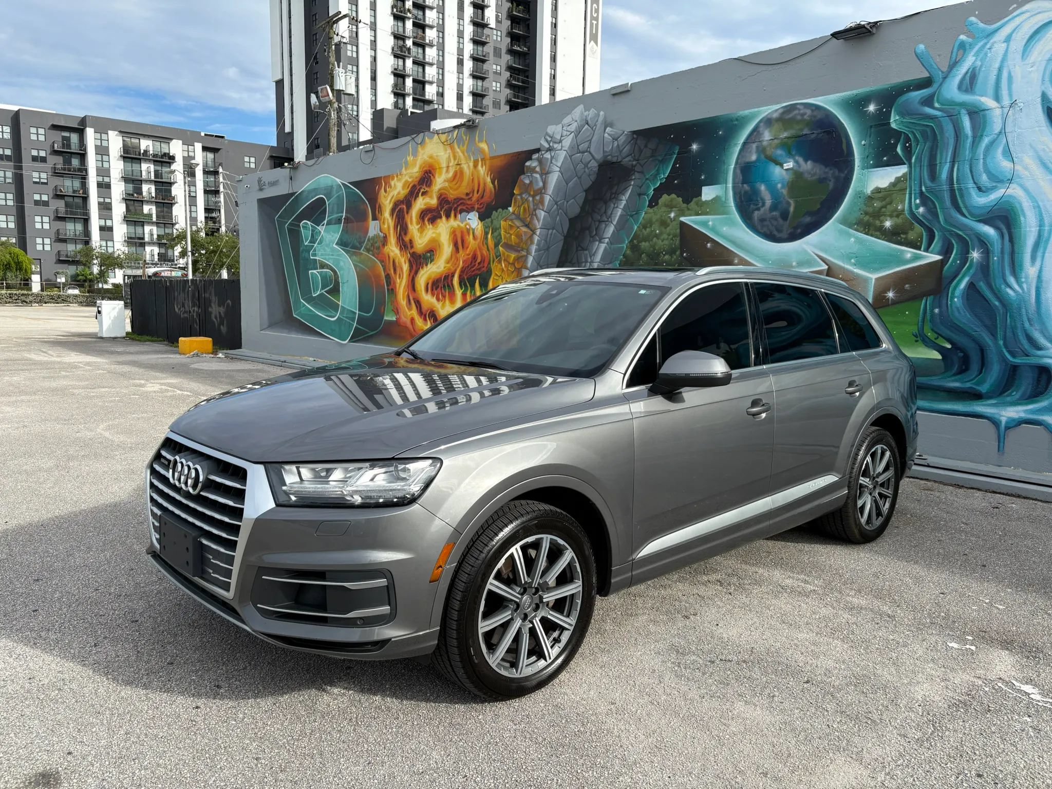 Used 2017 Audi Q7 3.0T Premium Plus w/ Premium Plus Package AWD/4WD image 1